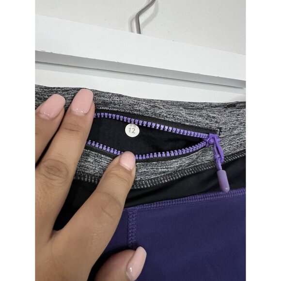 Lululemon Groovy Run Short Purple/Heather Gray Built-In Liner Size 12 - Picture 5 of 6